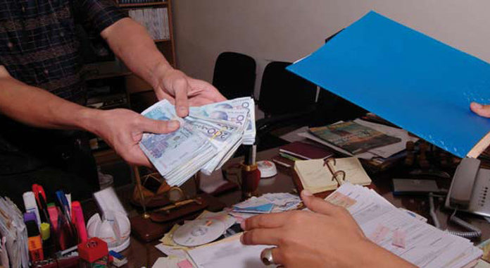 Corruption : Un magistrat pris la main dans le sac