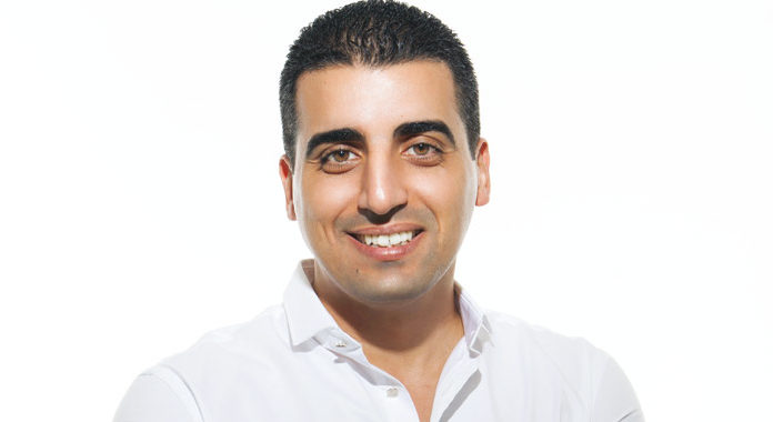 Ouadih Dada dévoile un nouveau livre 7080′, coécrit avec Youssef Zouini