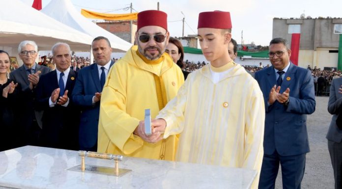Le Roi Mohammed VI lance à Kénitra des projets de solidarité