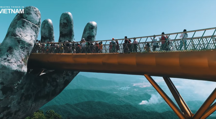 Incroyable ! Un pont en Vietnam soutenu par des mains géantes (Photos)