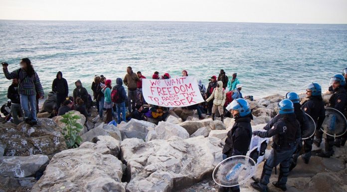 Tentative de migration: 11 policiers blessés en Espagne