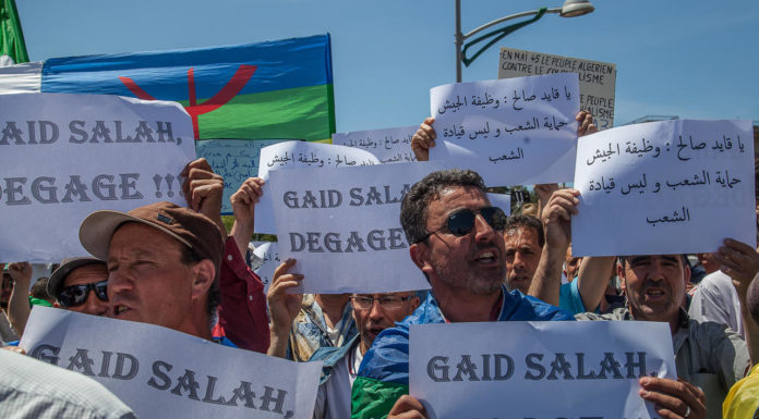 Algérie: Gaïd Salah se protège
