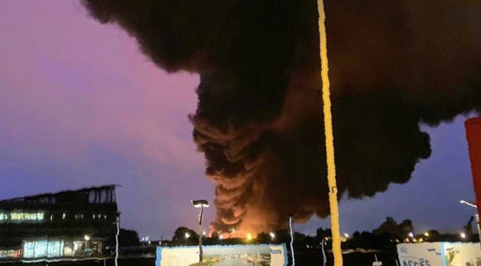 Violent incendie à Rouen : les écoles fermées, la population confinée