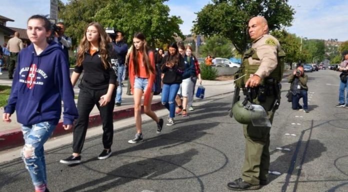 États-Unis: Fusillade dans la cour d’un lycée