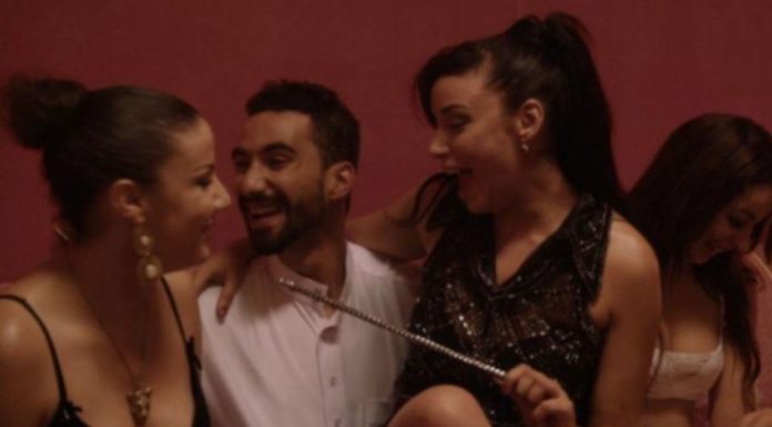 5 personnes aménagent une maison close à Kénitra