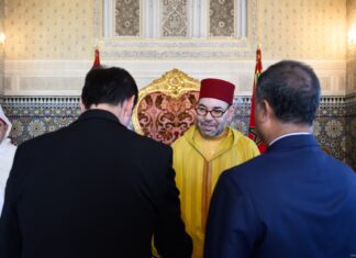 Sa Majesté le Roi reçoit à Rabat plusieurs ambassadeurs étrangers