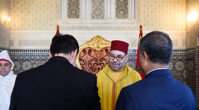 Sa Majesté le Roi reçoit à Rabat plusieurs ambassadeurs étrangers